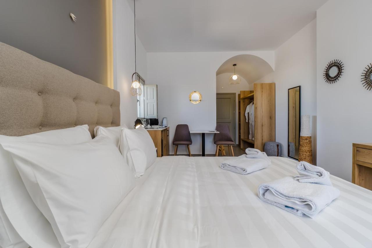 Symphony Suites Santorini Pýrgos Pokoj fotografie