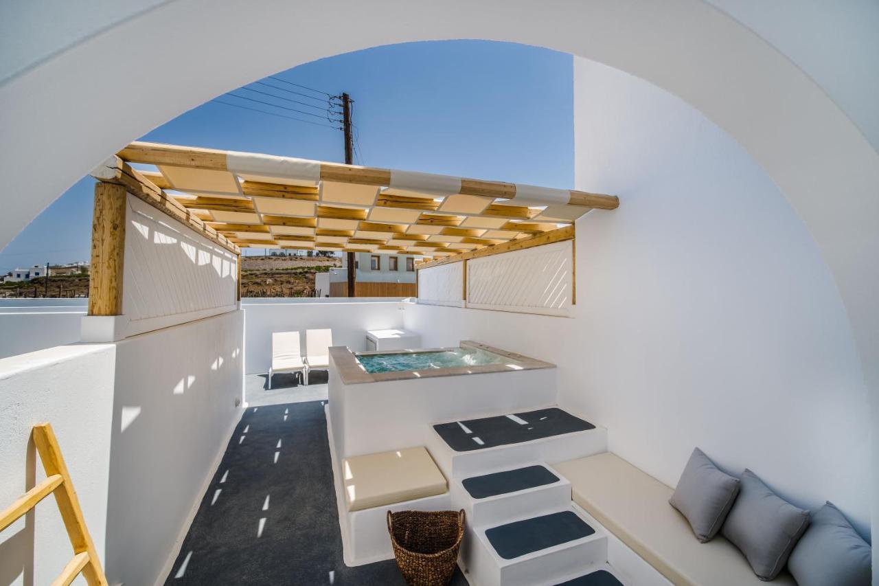 Symphony Suites Santorini Pýrgos Exteriér fotografie