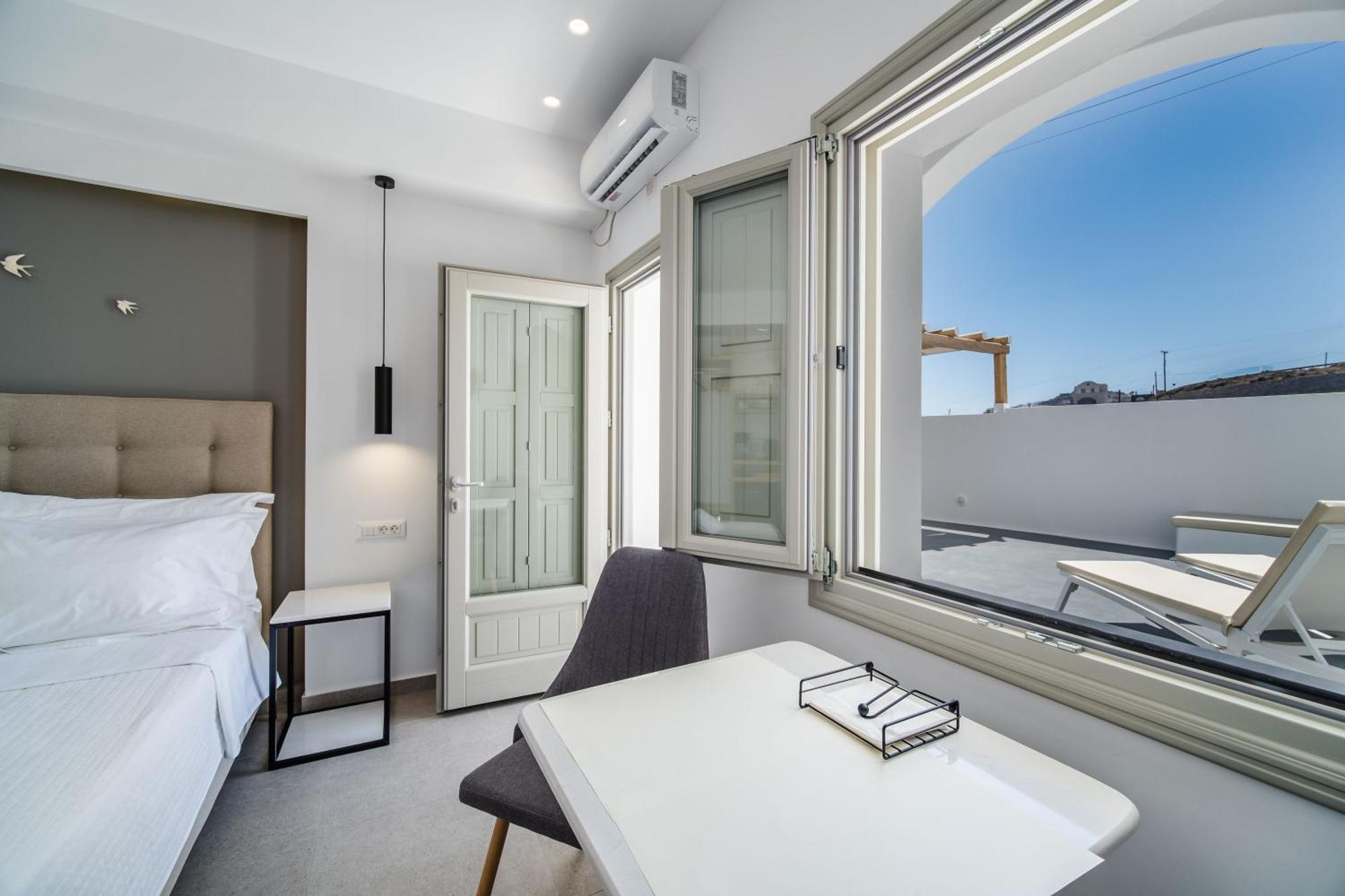 Symphony Suites Santorini Pýrgos Pokoj fotografie